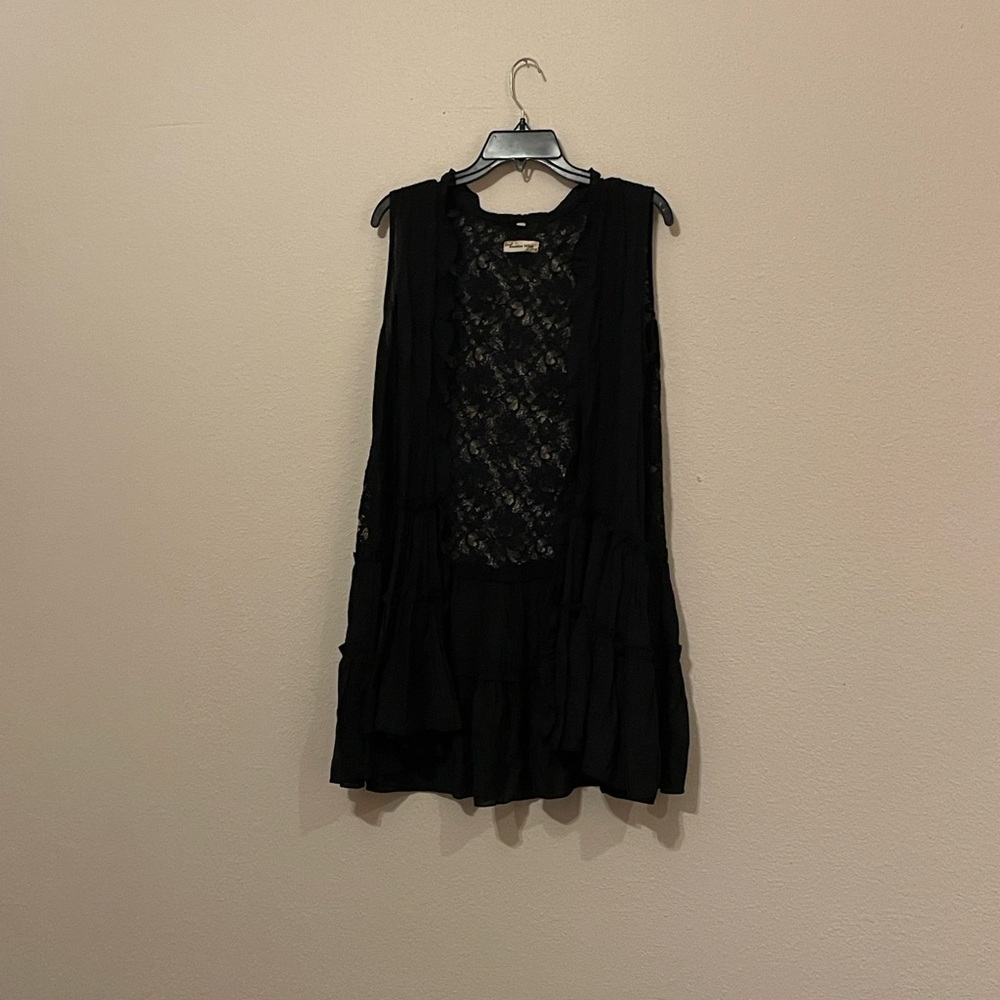 Black Lace Sleeveless long ruffle vest. Size L-XL